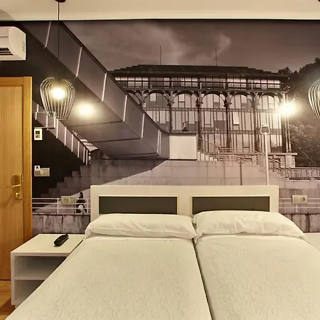 Silken Sirimiri 酒店