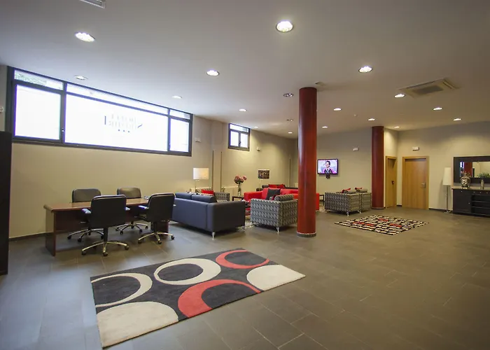 Отель Silken Sirimiri